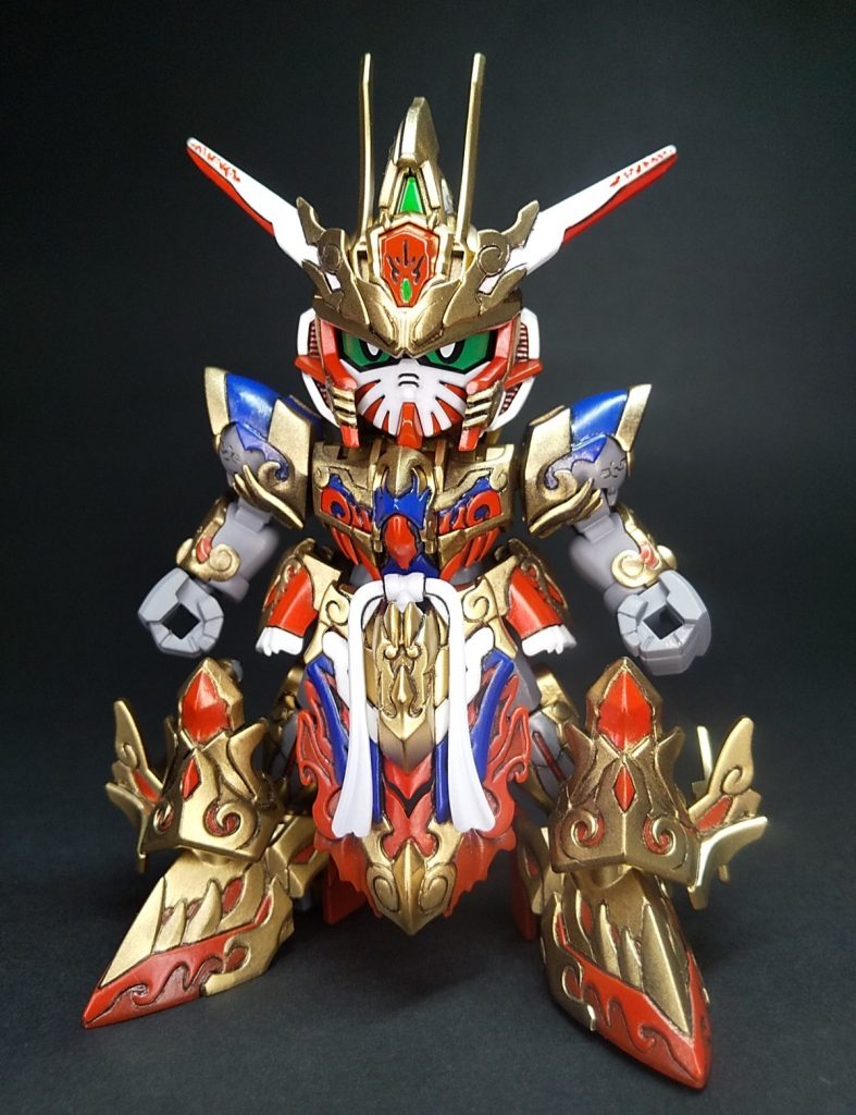 最初に黒サフ→ゴールド吹き付けあとは全てラッカー筆塗りで塗装しました！スミ入れだけエナメル使ってます