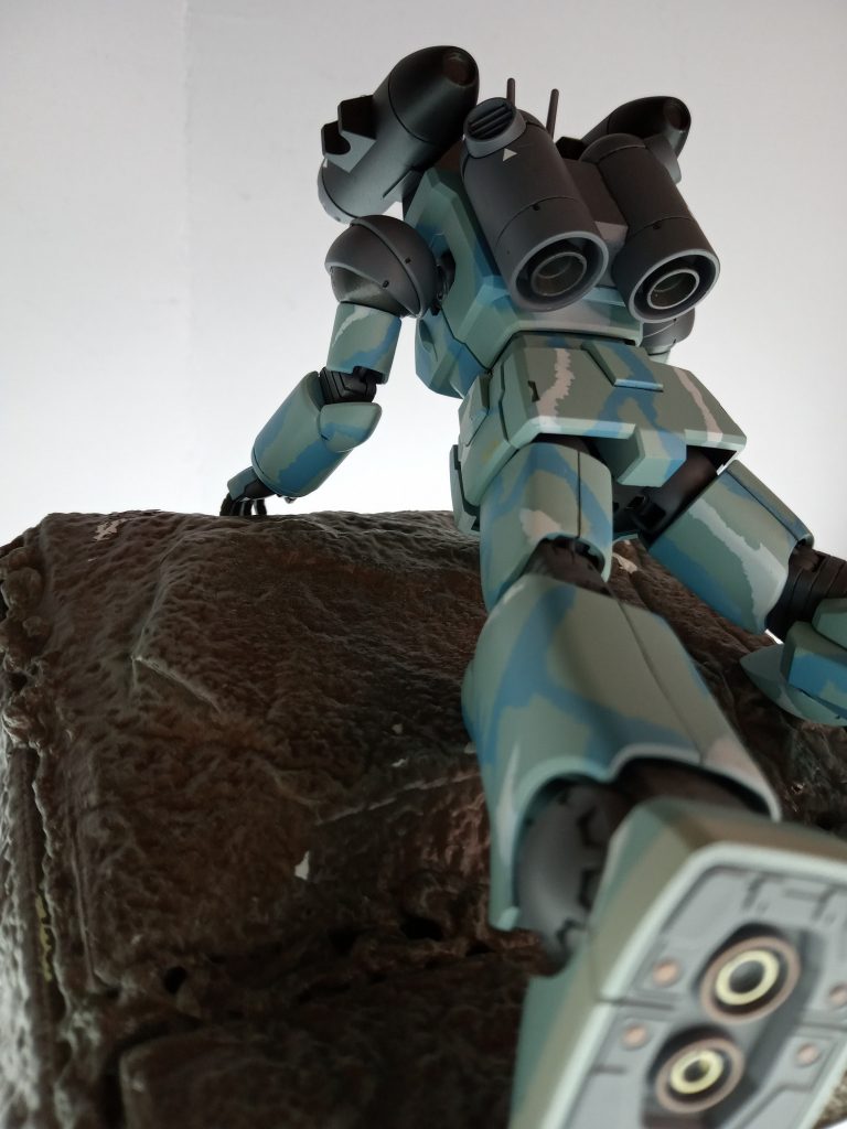 足の裏も塗ってよかったと思う一枚。普段見えないから迷いましたが、構図によっては見えますね。バーニアもね、見えてますね。塗り忘れてますね。反省ポイントです。