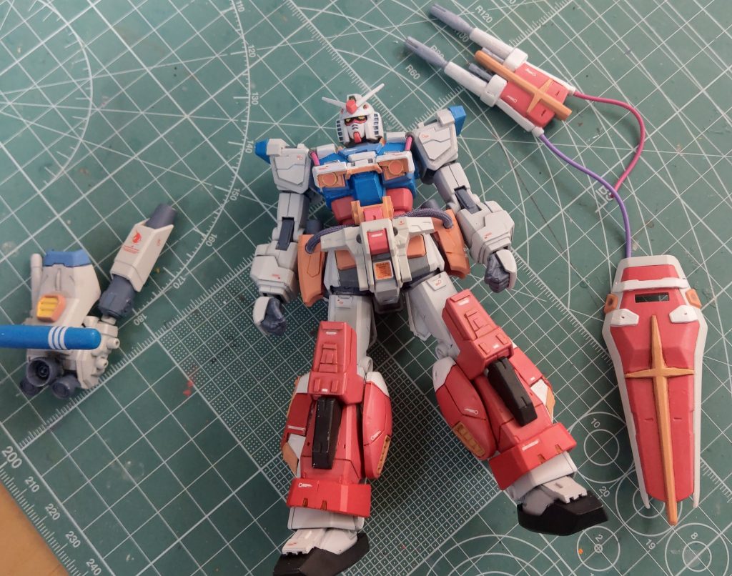 膝はZ ガンダムの腕。脛はMG mark2の膝。ふくらはぎもMG mark2のパーツを加工。