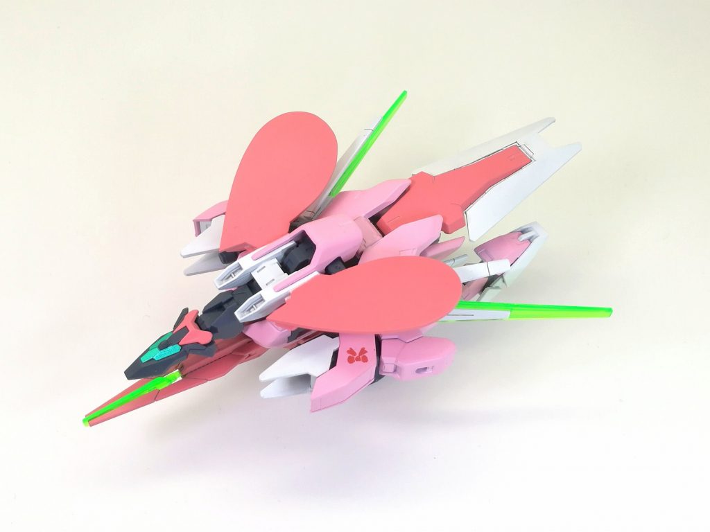 歩夢アーマーベースはアースアーマーパーツを盛るときに、干渉しないようにするのが大変でした