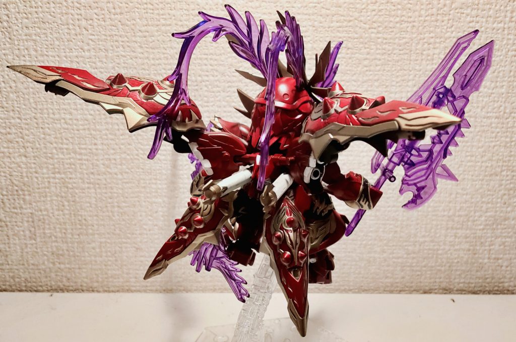 初めてのエアブラシ塗装、部分塗装は筆塗りで、ものすごく難しくてまったく満足行く出来栄えにはなりませんでしたが、達成感はありました。今後も色々作って行きたいと思います。