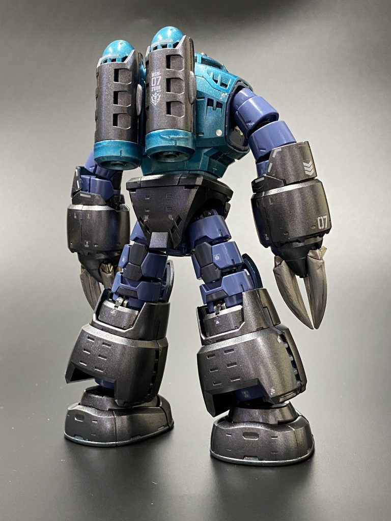 あ、爪のシール剥がれてる・・・。