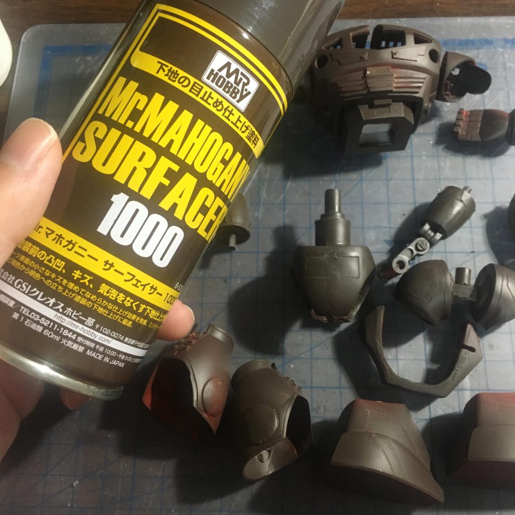 黒サフと間違えてマホガニーを買ってくる。しかも吹くまで気が付かないしょうもない失敗…まぁ、でもこのまま続行します。