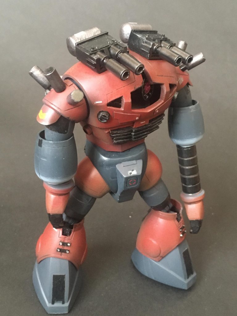 水陸両用のMSであるが、水中に潜航すると砲塔が濡れて使い物にならなくなるという本末転倒な欠点があったという…(妄想)