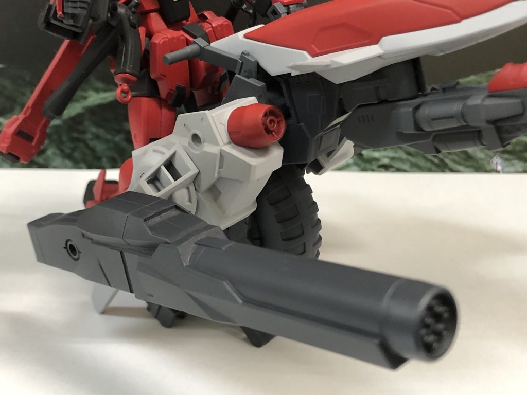『ビーム・ガトリングガン』中距離用の砲撃武器。