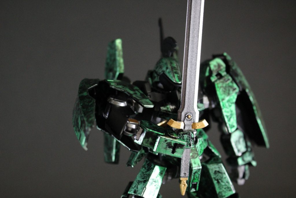 分かりにくいですけど、内部フレームはベースをシルバーで塗って、ワンポイントにゴールドを入れています。