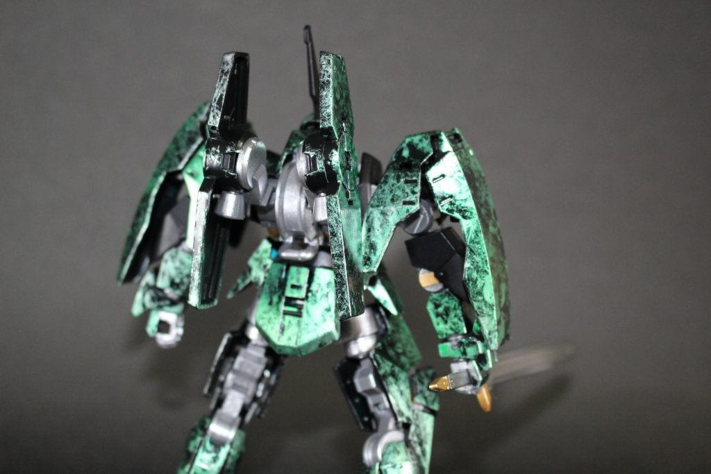 後姿。なんだか大理石みたいですね。