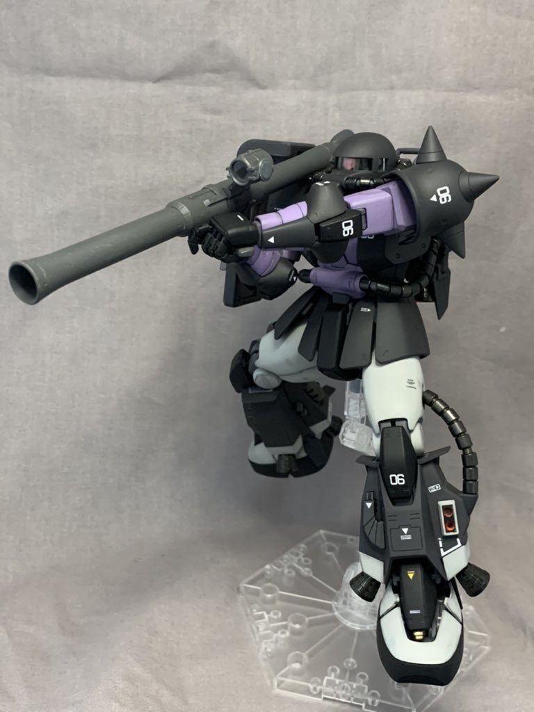 本体の黒い部分の塗装については指定はやや青寄りですが私のイメージは「黒過ぎないグレー」なので思案した結果、ガイアノーツ「NAZCA」のフロストマットブラックを使用。実にいい色です！バーニアやスラスターの細部は色分けがされてないので塗装は頑張りました！ご覧いただきありがとうございました！ 