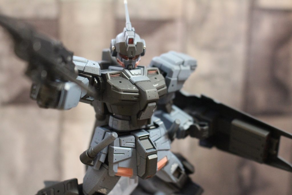 加工として、・各部に0.3・1mmピンバイスで穴あけ・プラバン貼り付け・レジン液でセンサー表現・合わせ目消しを行っています。