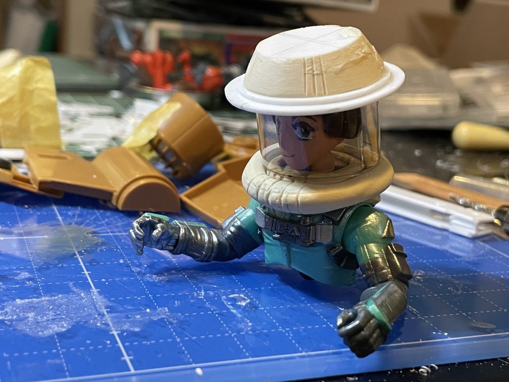 ヘルメットはエポキシパテとプラ板です.フィギュアの素材はABSっぽくて,タミヤアクリルの乗りが今一悪かったです.可動部分はすぐ塗装剥げるし.