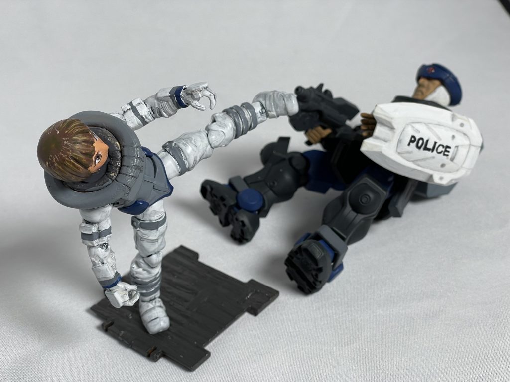 「どきなさい!!」「うげぇっ」