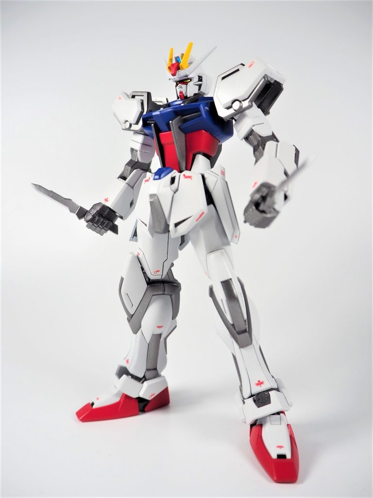 生ストライク本体はハンドパーツの自作とアーマーシュナイダーの製作、アーマーの接続用に加工した以外はキットのまま購入したのはパッケージ版ですが、使用したのはライトパッケージ版の内容なので実質550円(パッケージ版にアーマーシュナイダーが付かない理由はわから)ないです。