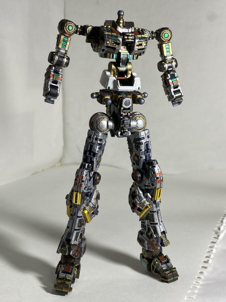 内部フレームも全て塗ってあります。盾裏面と同様、想像での着色となります。にしてもRGの妥協のない造り込みの高さには驚嘆と称賛の言葉しかありません。