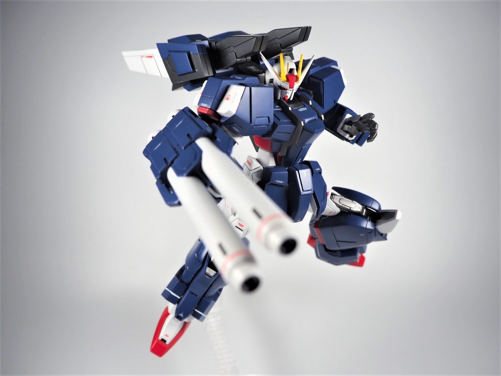 二連ビーム砲フルアーマーと言えばまずはこれ3Dプリンターでビーム砲本体を製作し、本体との接続周りをプラ板で製作作業効率とマテリアルの特性に合わせて、適材適所で作り方を替えています