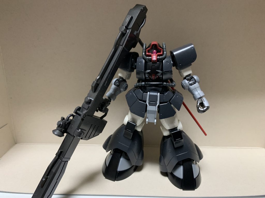 塗装して組み立てた後、デカールを貼る前。やっぱラインなどのデカールありきですね、この機体は。