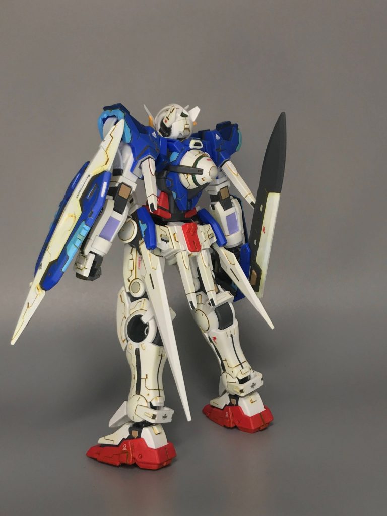 GNドライブを含め、タミヤの水性アクリル塗料で、細かく塗り分けしました。何度も書きますが、スミ入れの色……ミスってる……。