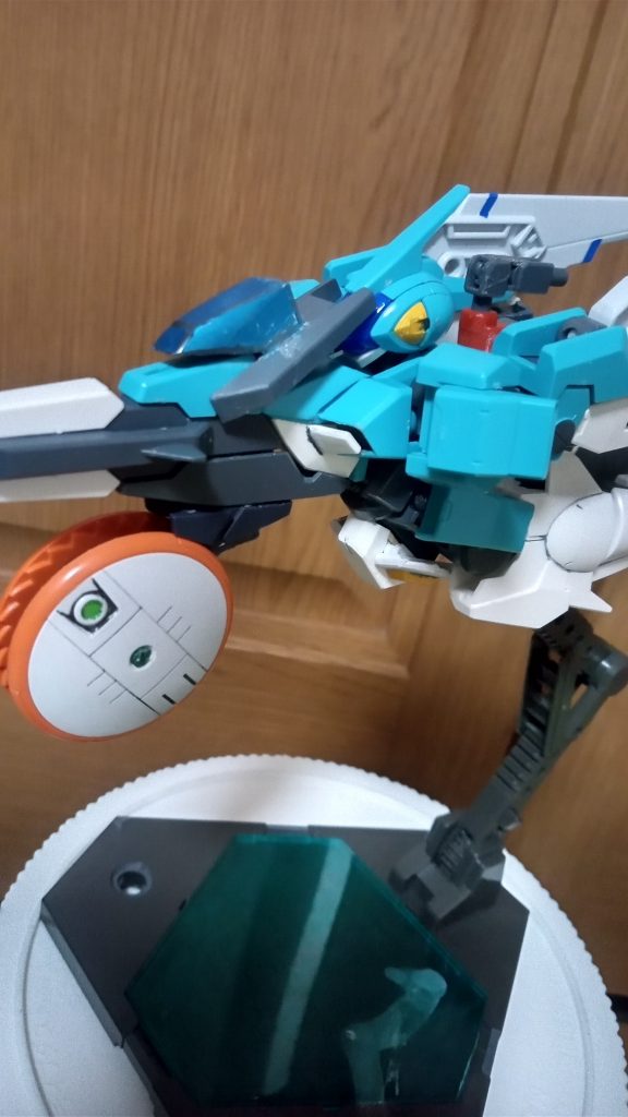 バイク形態:クランチェイサー地上に特化したバイク形態、一応他の機体を乗せることは出来る。