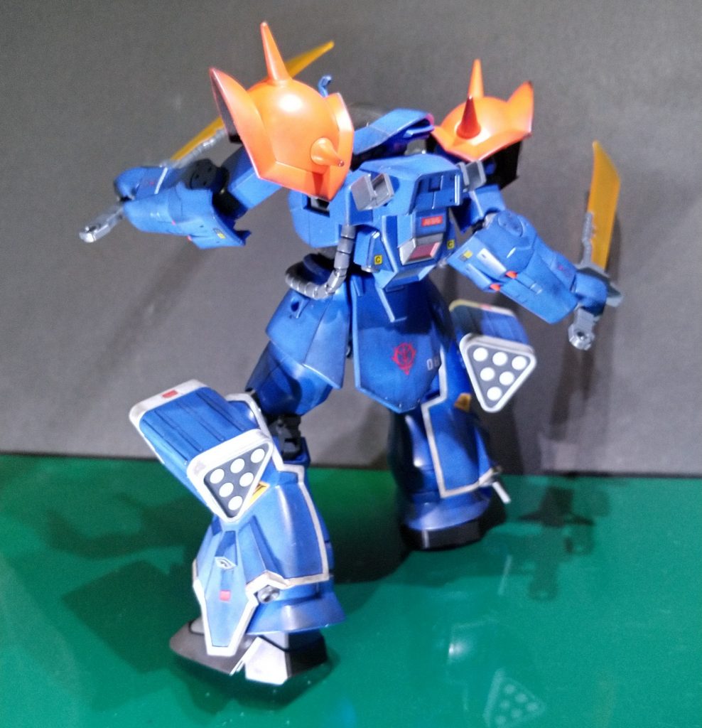 肩の可動域が凄いのですよ。イフリート改の殺気漂う構えにこだわった設計ですね。