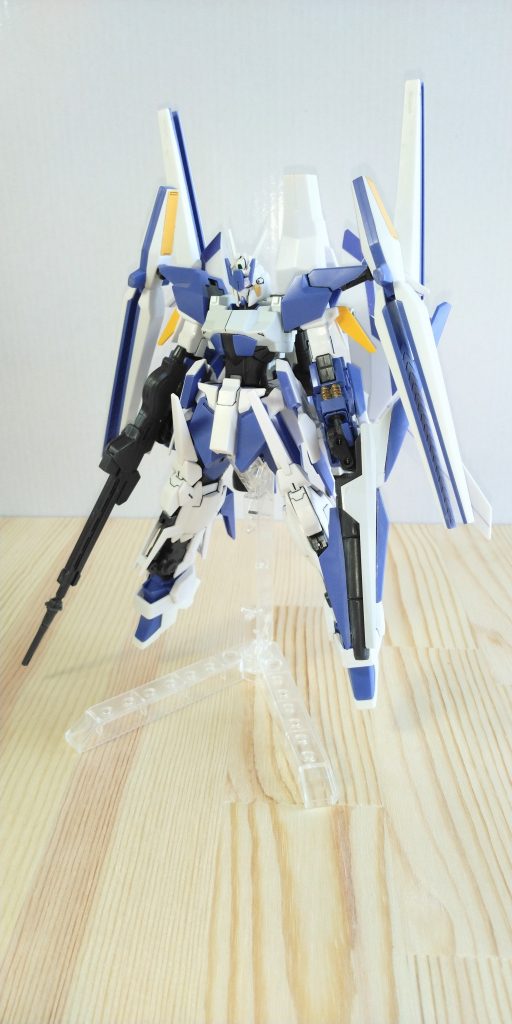 デルタブースターとドッキングしたデルタνガンダムフルパッケージです。デルタブースターの機首は、ハイメガシールドとして、攻撃にも防御にも役立つものになっています。 