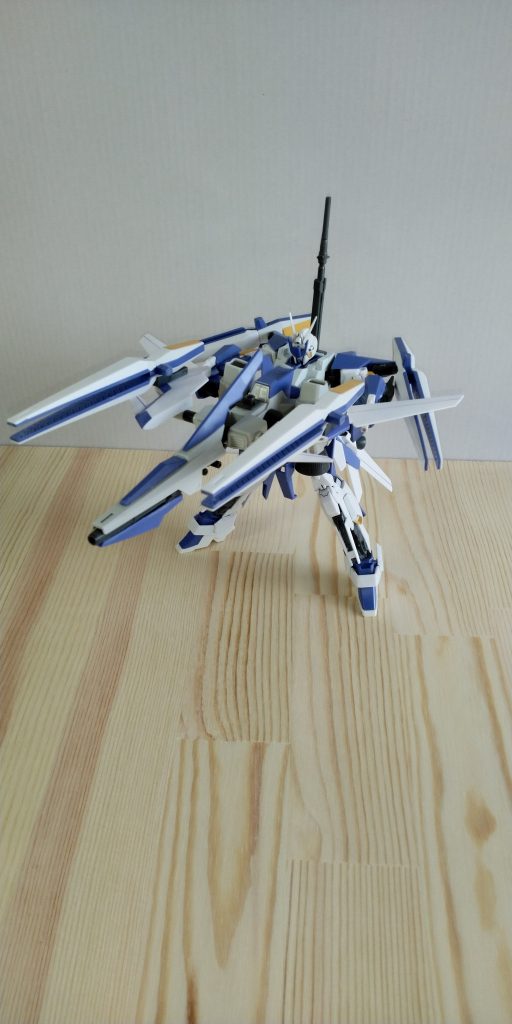 メガランチャー形態です。使用しているキットが百万式のメガライドランチャーなので、当然といえば当然ですが…プロトフィンファンネルも4機搭載しているので、更なる火力も見込めます(脳内設定)