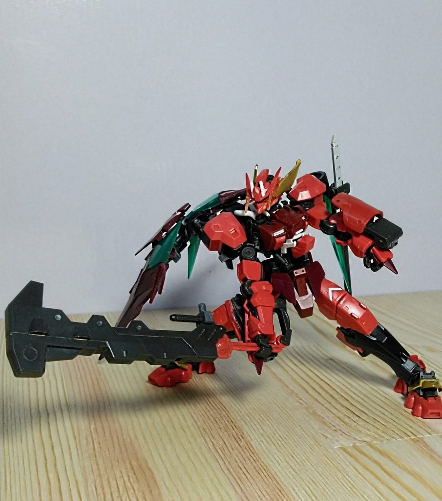 アスタロトオリジンについていたスリッジハンマーですが、金ですみいれしただけです。名前は変更し、「天岩戸」にしてます。鞘でもあるので、メイン武器である太刀(ナノラミネートソードγ)を収納してます。太刀の名前は、「天照」です。(正直、この名前がしっくり来すぎて怖いです。伝説にもなぞらえてます)