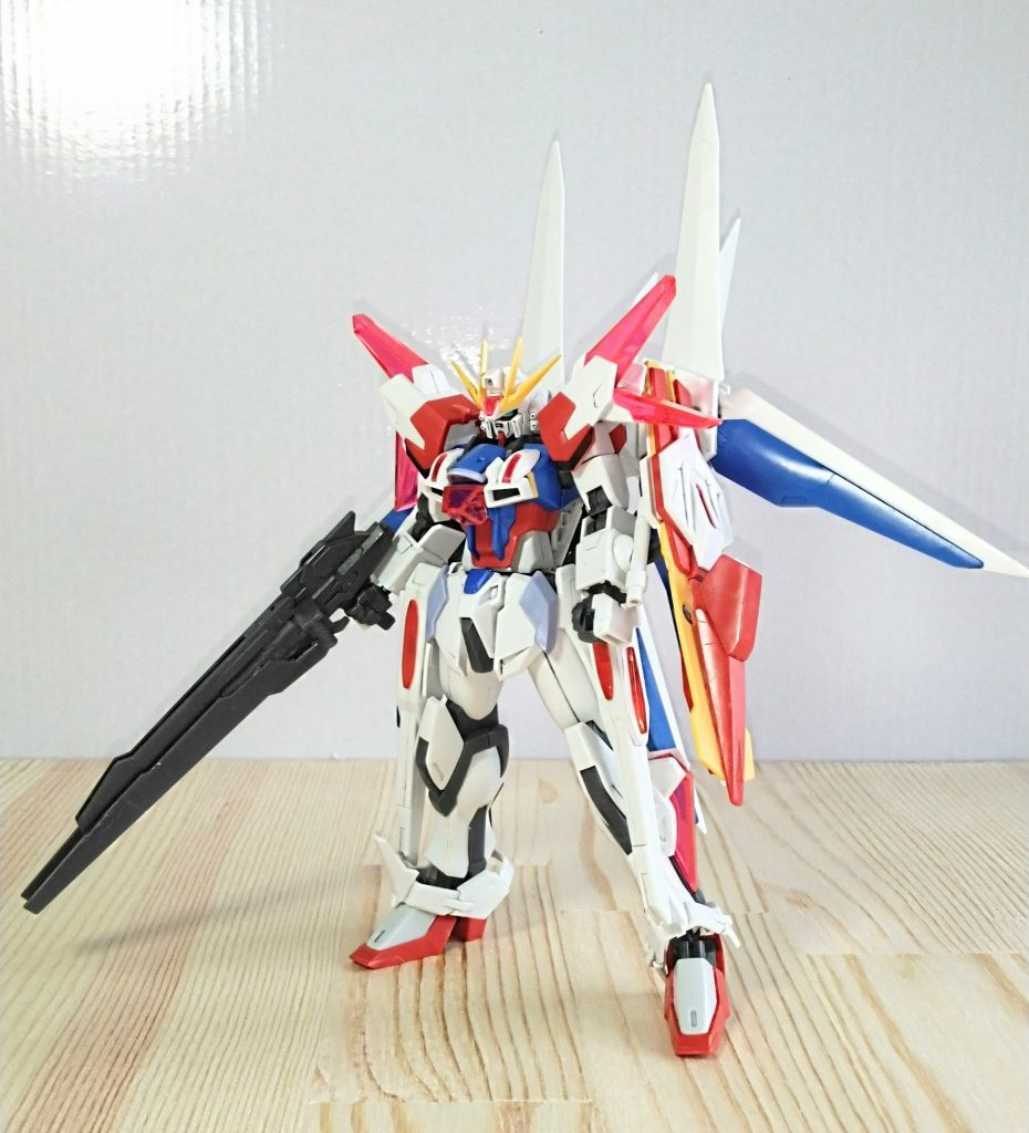 支援機のコズミックブースターと合体した姿です。羽はストフリのスーパードラグーンを取り入れてます。