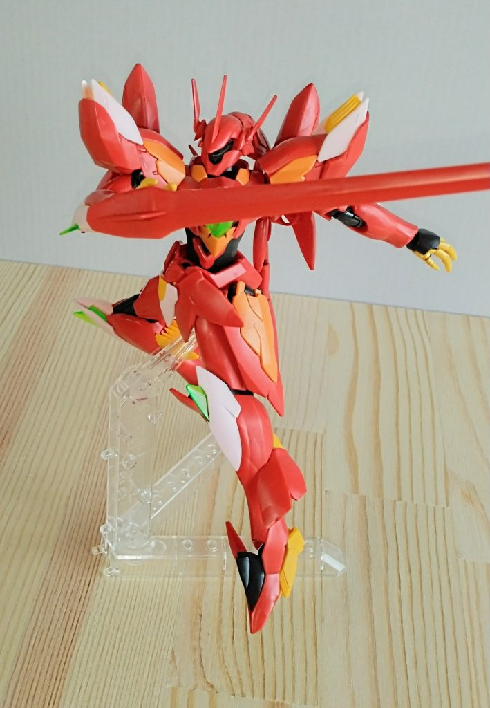 ゼイドラについていた実体剣です。通常は機体背面にマウントしてあり、しっぽのようになっています。