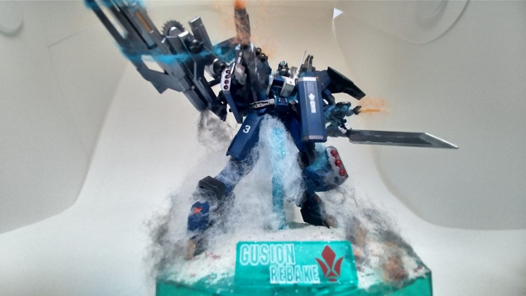 重量にボールジョイントでは保持力不足なので思いきって接着しちゃいました(゜∀。)