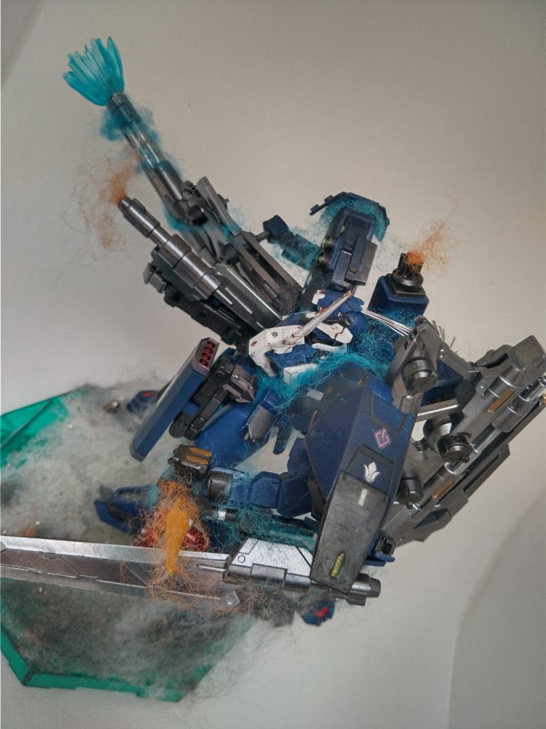 所々に鉄血デカールを追加しております。