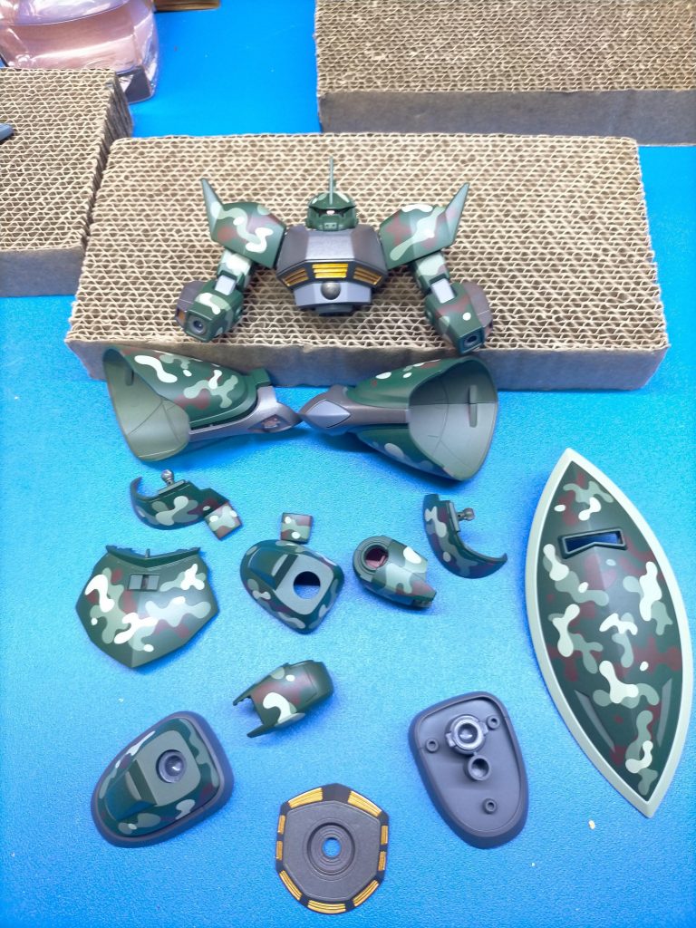 HG　シャアゲルを迷彩カラーに全塗装–5枚目/制作者：craftsMAN