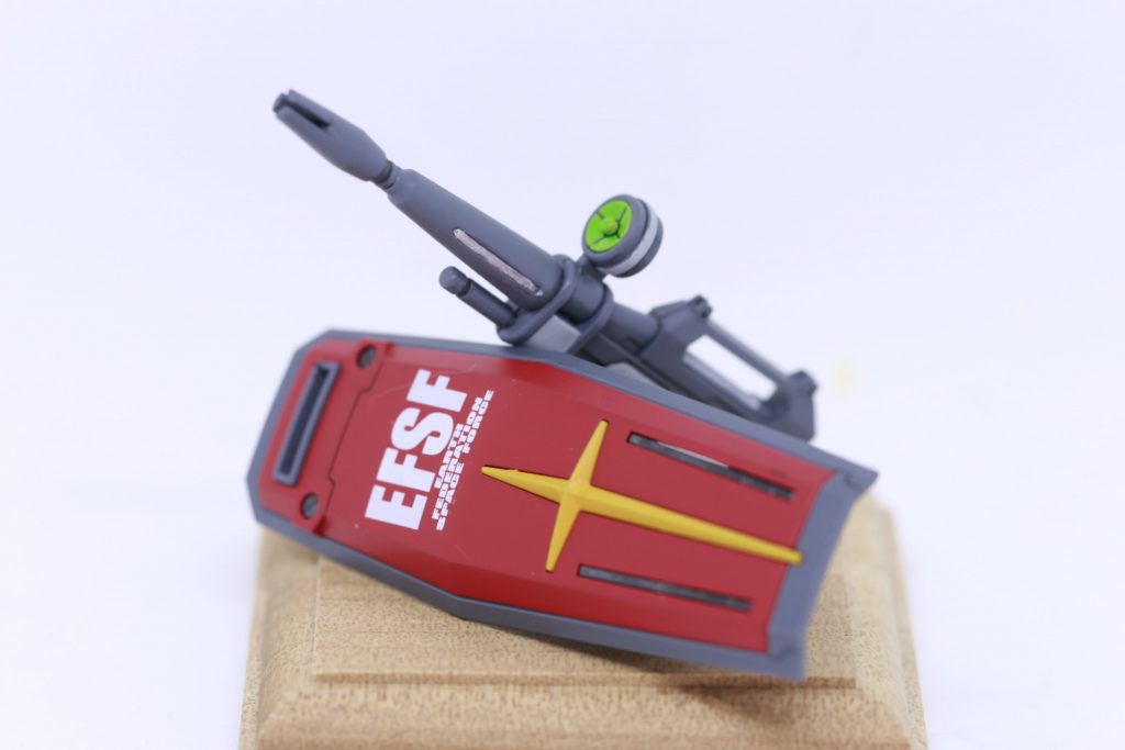 〇武装〇今回付属する武装関係は、「ビームライフル」「シールド」「ビームサーベル」の3種。基本的な武装のみですが、同時にEGのフルウェポンセットなどを購入されても良いかも(^_-)