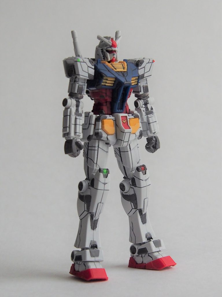 各部のグレーの塗り分け頑張りました。すぐはみ出すので、爪楊枝が手放せません。