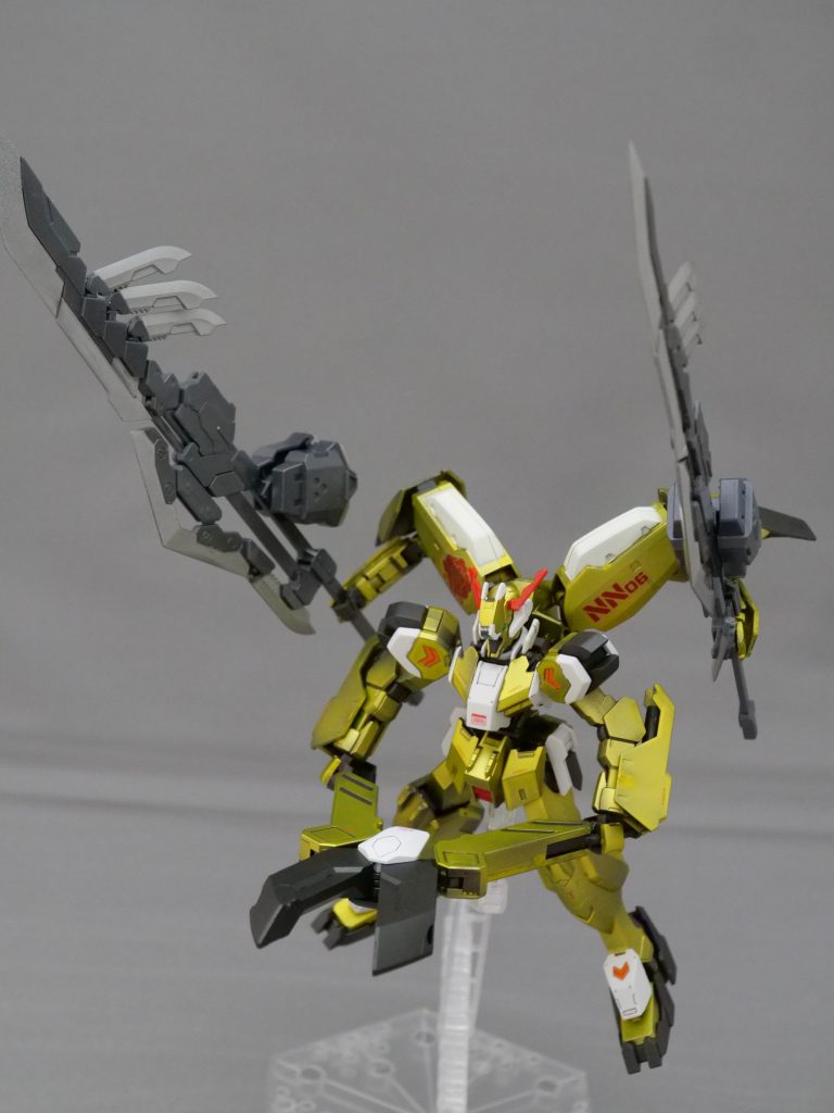 ハサミで敵MS摘まみ斬る発想した中の人、人の心ないとおもう