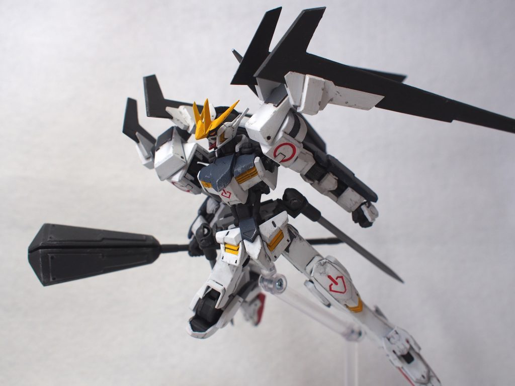 コフィンメイスを持って飛翔。