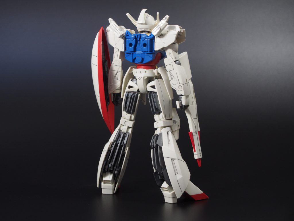 背面ターンエーガンダムは元々足裏のディテールが多いですね。放熱フィンなんでしょうか?