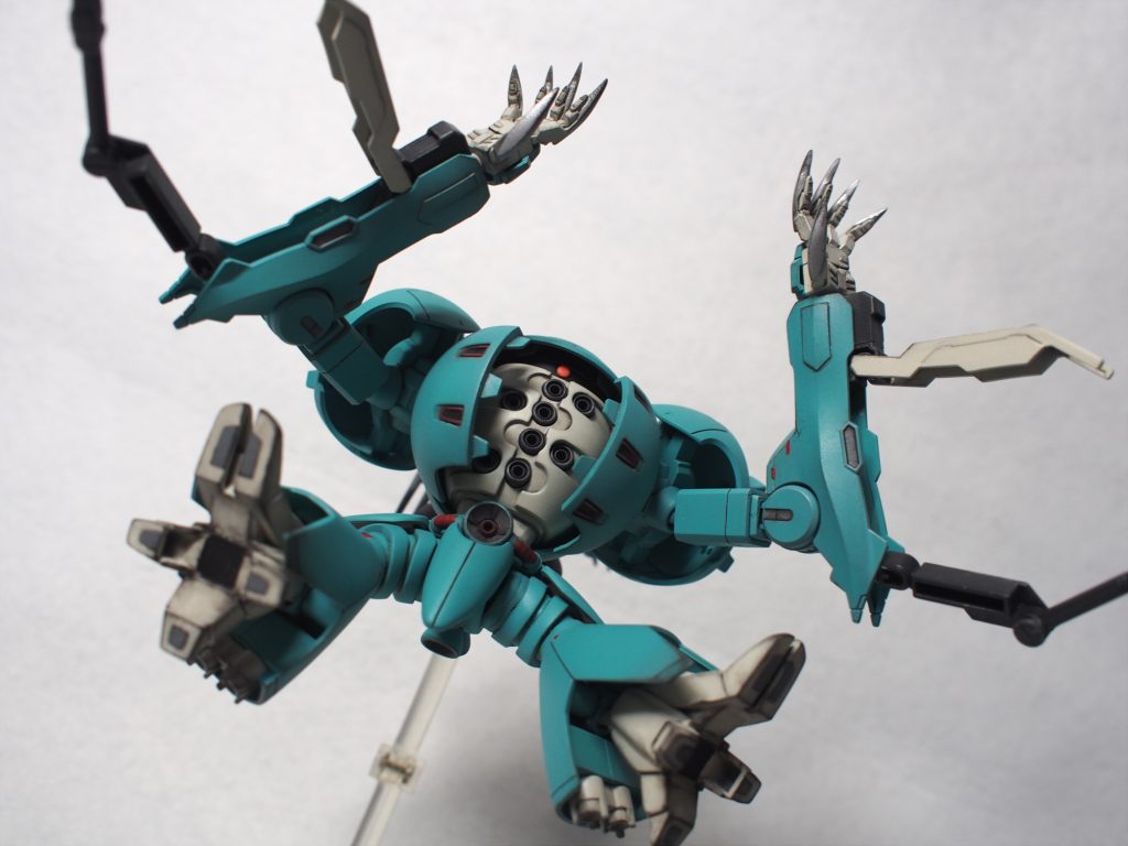 フルハッチオープン。かわいい。腹とアームは差し替えなしで展開できます。