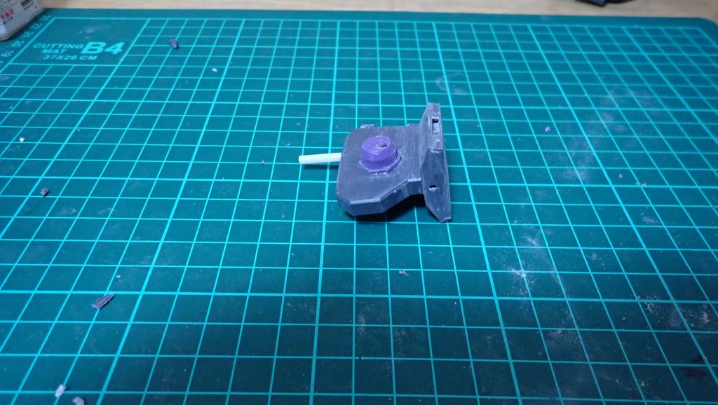 余りのジャンクパーツでウエポンラッグを制作しました。