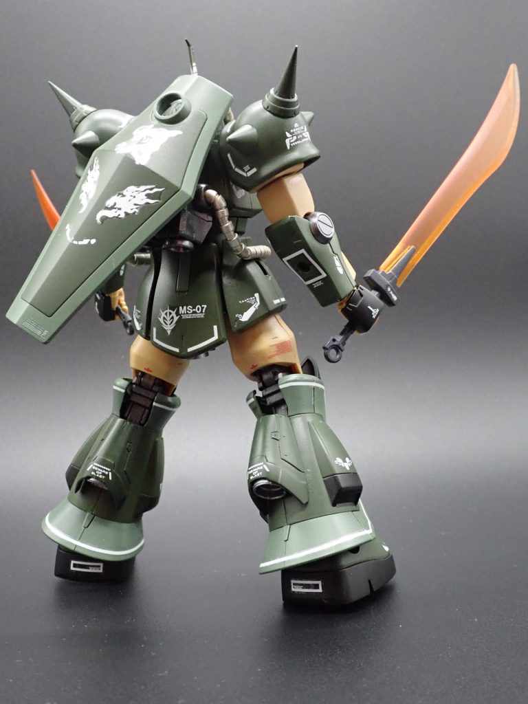 股間にもバーニア足してます色調とヒート・サーベル、デカールでイメージが湧いたので「中国戦線で現地改修された機体」という設定になりました(後付けじゃん）