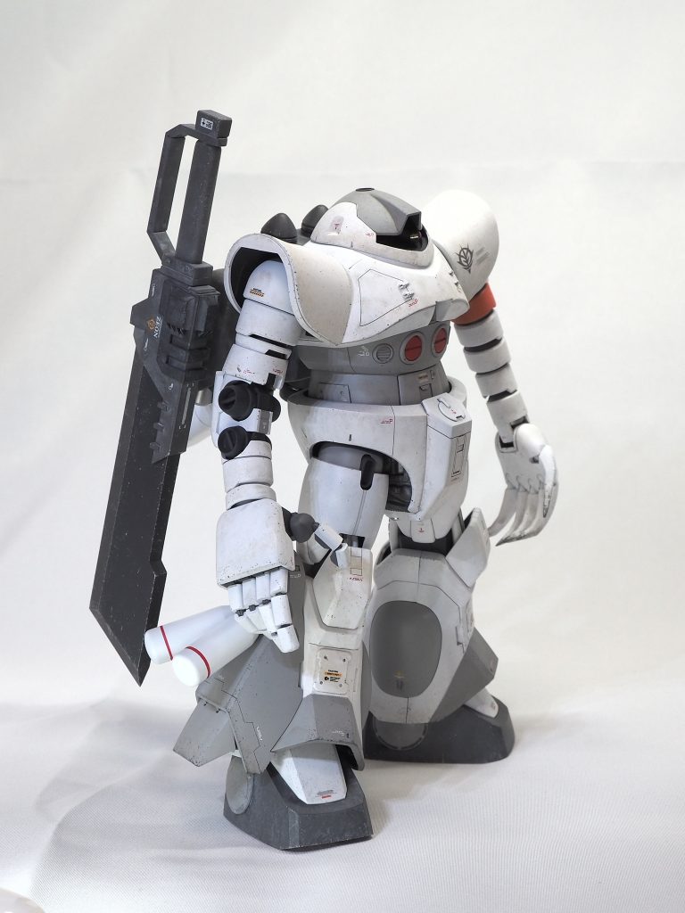 脚部のプロペラントタンクは常に交換されると想定し、ウェザリングなしです。