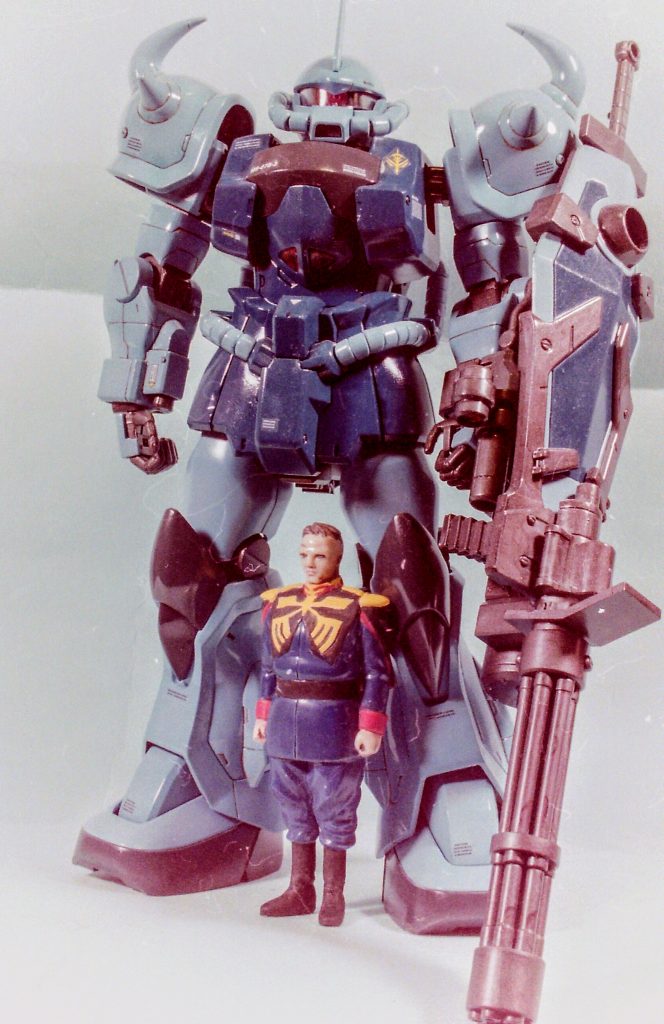 このサイド刈上げの?武人はノリス様!ガトー様の次に大好きなキャラクターです。搭乗機のグフカスタムもゴイスーな機動力です。ちなみに自分のヘアースタイルと同じなので親近感ワキワキです(笑)