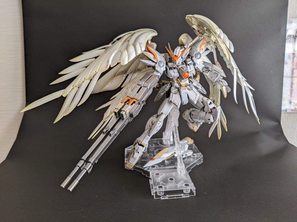 わかり辛いですが6枚羽です(･ω･)