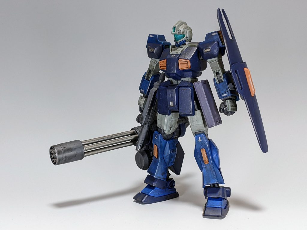 正面。ネモ(HGUC 150)、ジャイアントガトリングをベースに、GM/GM付属のジムコマンドヘッドを加えて作成しました。