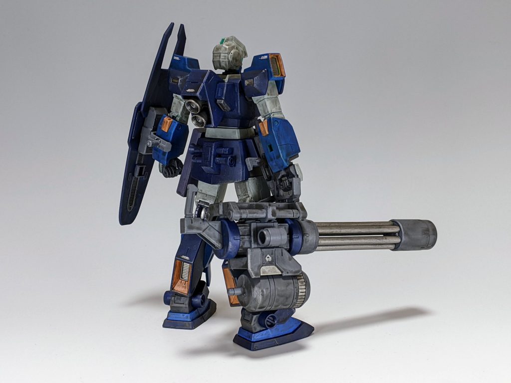 背面。今回はごく一部を除いてほぼ全身、シタデルカラーでの筆塗りです。