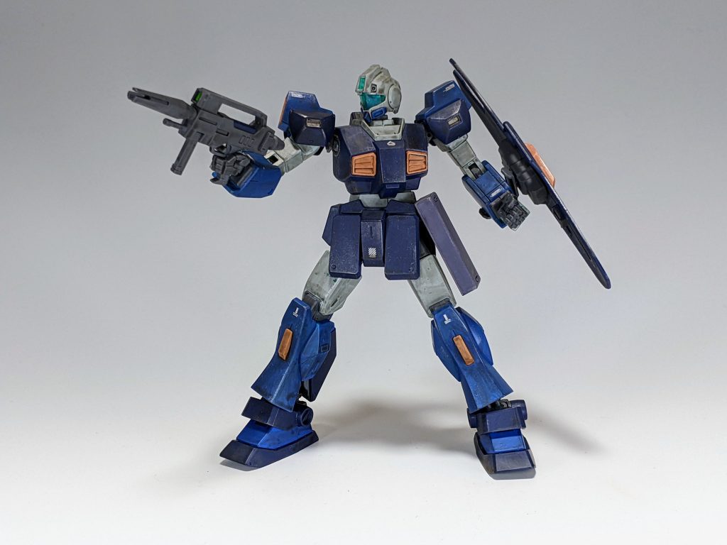 ビーム・ライフル。ベースがZガンダム版なのでこちらのビーム・ライフルを装備。元々別の火器を用意するつもりでしたが、腰にマウントできるのを発見してそのまま採用。反対側の腰アーマーは追加バッテリーという設定。