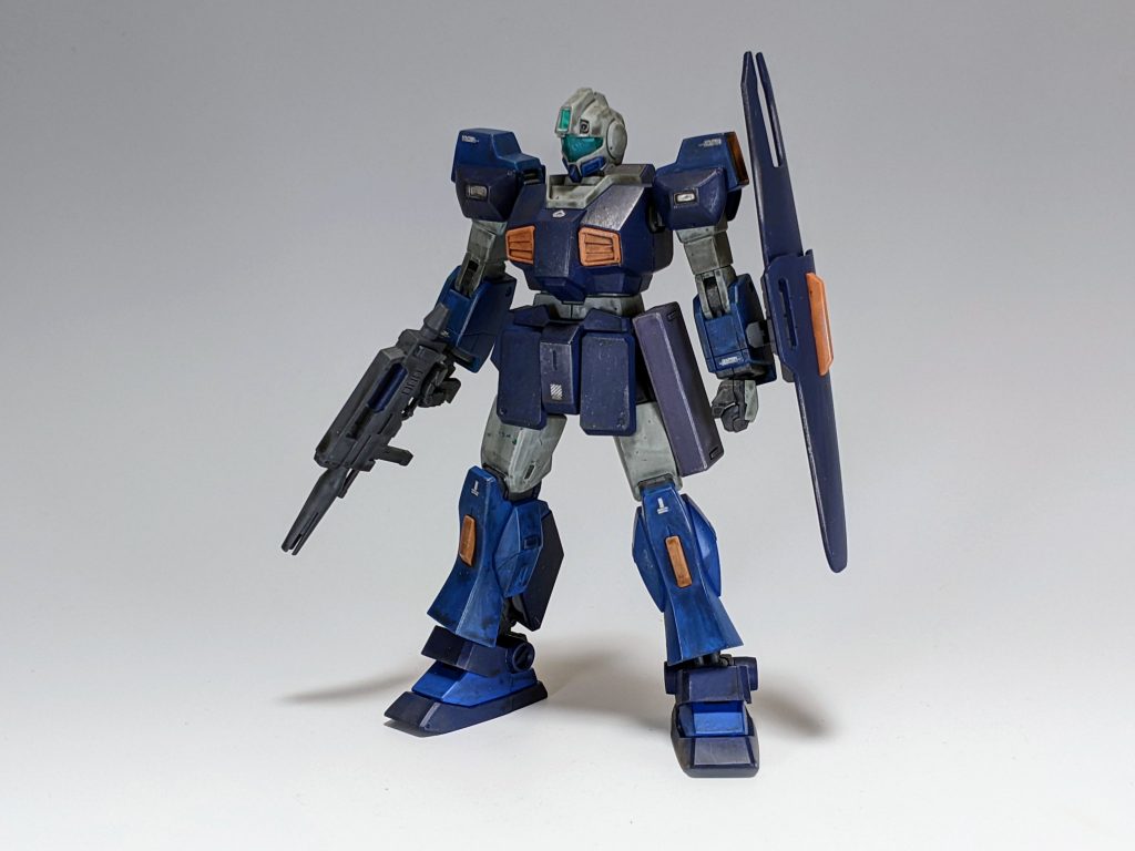 ライフル持ち正面。実はデカールは30MMのものを使っています。標準的なデザインの1/144バンダイ製デカールとして重宝しています。