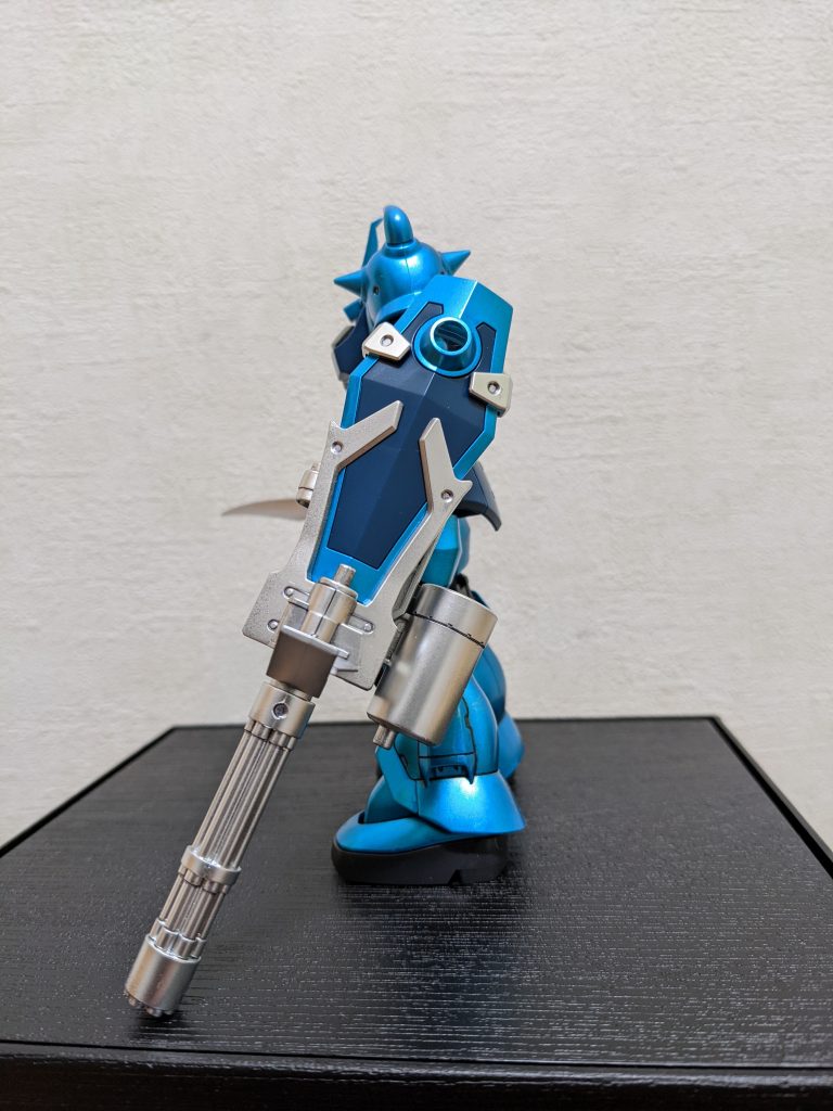 左側面ガトリングは、ガンマカでヘビーガンメタリックが出てる事を知らず💦シャインシルバーで塗ってしまいました😅まぁ、コレはコレで「味」って事で💦