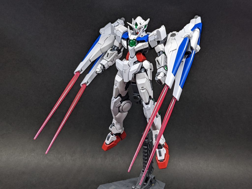 バスターモード格闘メインのスタイルVユニットの放出口からビームサーベルを形成、出力の切り替えでビームバルカンも撃てる