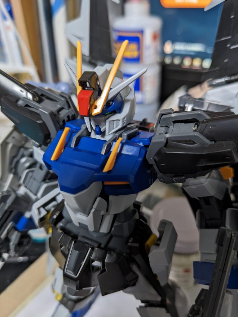 第二段階。余ってた角を取り付け。胸にも。