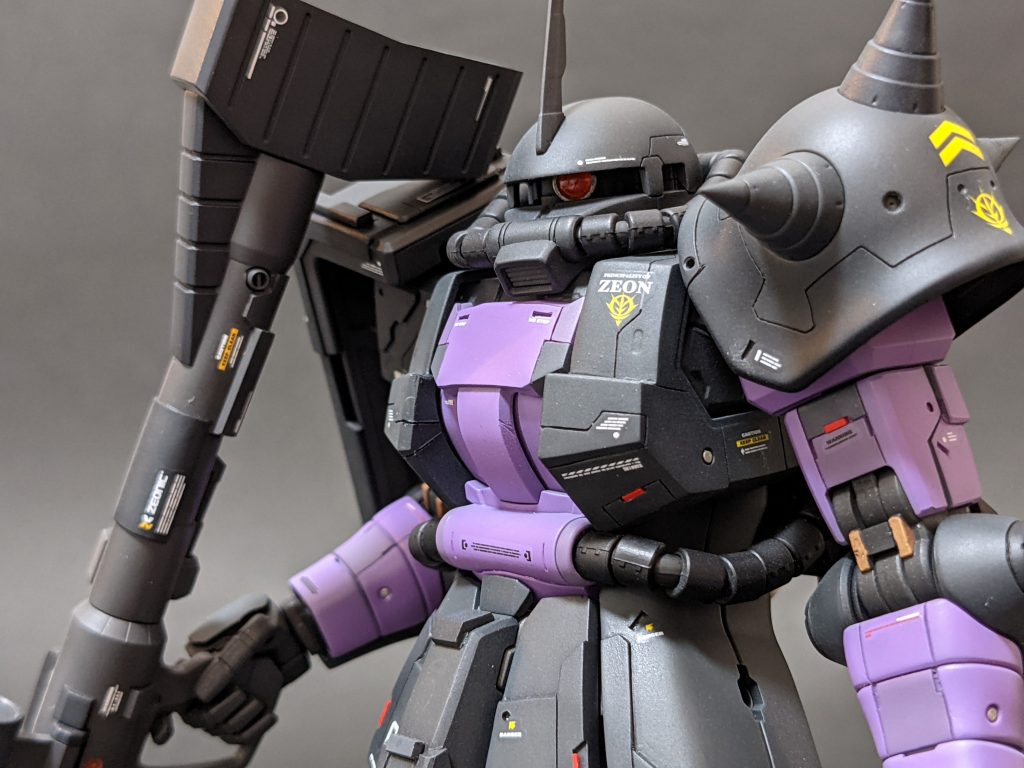 わかりずらいですが、顔を少しだけ小さくしています。