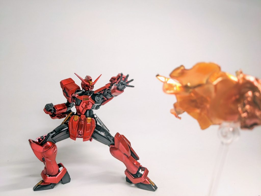 左手から炎を出して攻撃!!!